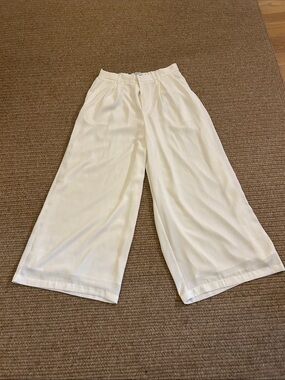 NWT, Ivory White wide leg pants, size large